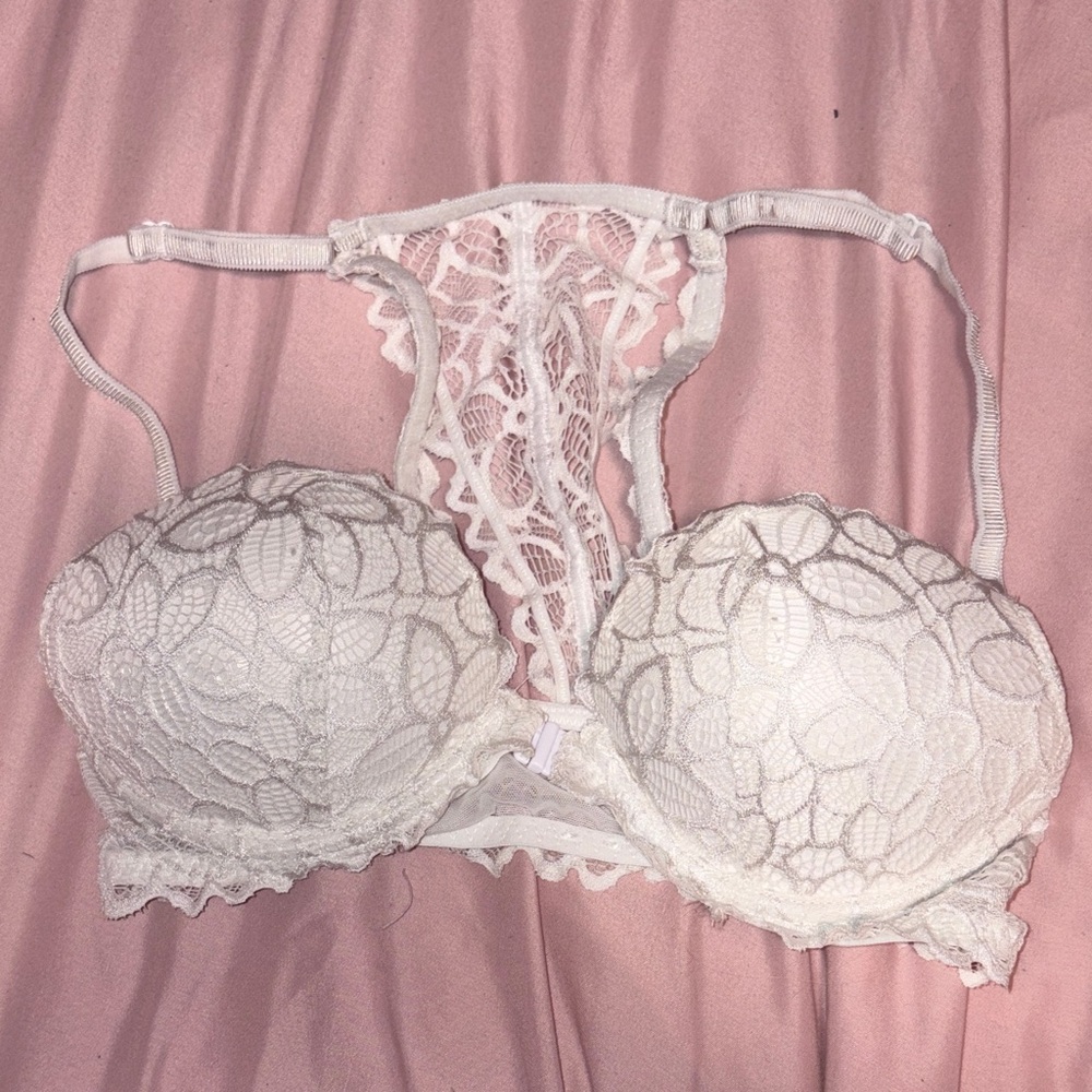 PINK Victoria's Secret Lace Bra in white 💋🪽